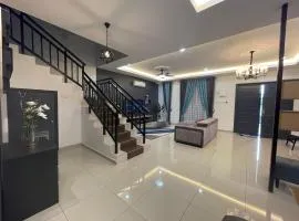 D’Lora Homestay