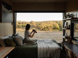 Chrissy the Tiny Cabin in Yallingup，位于亚林加普的酒店