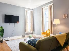 Cozy 2bed W Queenbed-wi-fi,downtown-modern-bills，位于布法罗的酒店