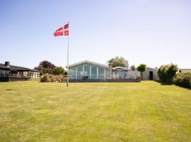 Strandhuset.，位于Asperup的酒店