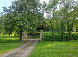 Gite Castillonnes Bastide Périgord 2 Chambres，位于卡斯蒂约内斯的酒店