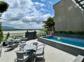 Ganga Euphoria - A Luxury Villa on the Ganges，位于瑞诗凯诗的酒店