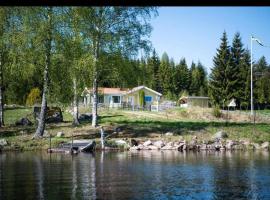 Tranquil Lakeside Cottage Retreat i Garpenberg，位于Garpenberg的酒店