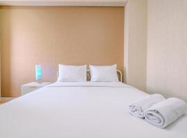 Best Deal and Comfortable 2BR Transpark Cibubur Apartment near Mall By Travelio，位于德波的酒店