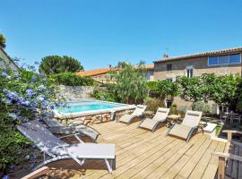 Gorgeous Home In Thézan-Des-Corbières，位于Thézan-des-Corbières的酒店