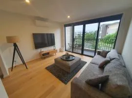 Family Friendly 2BR Townhouse 5mins to Hospital - Hosted by Canstay