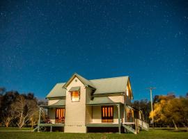 Shinglers Cottage，位于Mayers Flat的酒店