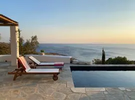 AVRA, a tasteful new Cycladic villa with private pool overlooking the Aegean sea