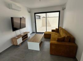 House 60 with 3 bedrooms lechaffardcom，位于Satolas-et-Bonce的酒店