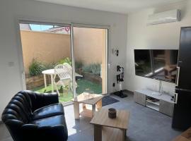 House 10 with 1 bedroom lechaffardcom，位于Satolas-et-Bonce的酒店