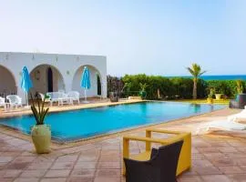 Sublime villa pieds dans l eau a Hergla