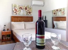 Loft condo next to metro station. Amazing view!