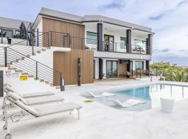 Blue Malibu Home in Camuy，位于Yeguada的酒店