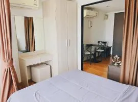 47near Shopping Malls and Naka night market