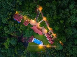 Theyila Wayanad Premium Pool Resort，位于苏丹巴特利的酒店