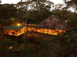 Bonita casa con piscina en amazonia，位于Cotundo的酒店