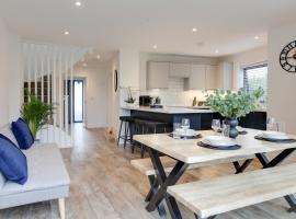 Stylish Braintree 4 Bed House Prime Location，位于布伦特里的酒店