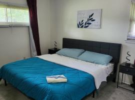 private one bedroom and walk in bathroom unit, 2 min from OSU, free parking, wi-fi, AC, washer and dryer, ExpoCenter, Riverside Methodist Hospital，位于哥伦布的酒店