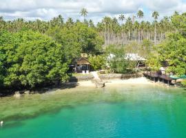 Turtle Bay Beach House，位于Saraotou的带停车场的酒店