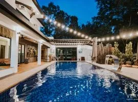 Ipoh Cozy 27 Pool Villa 6B5B 30 pax by Verve