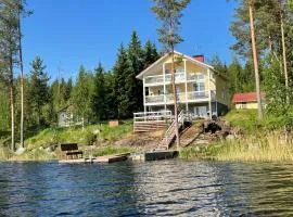 Villa Rantakallio with jacuzzi