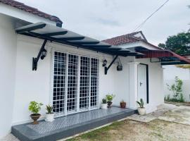 Golf Avenue Homestay Kota Bharu，位于Pengkalan Cepa的酒店