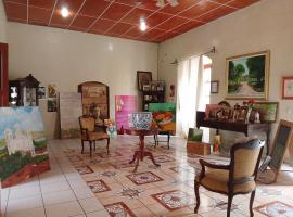 Casa y Galeria de arte, Suchitoto，位于Suchitoto的民宿