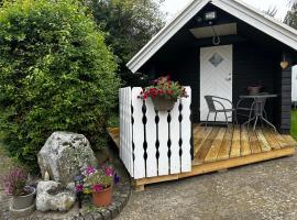 Stunning Romantic Cabin close to Baltic see，位于Idestrup的酒店