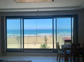 Oceanfront, Beautiful, and Cosy