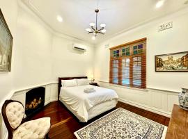 Charming Federation style home minutes from CBD，位于珀斯的酒店