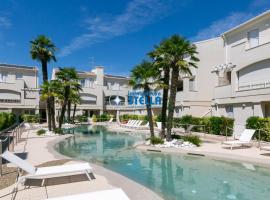 Villaggio Le Tropezien，位于利多迪耶索罗的酒店