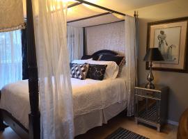 Nostalgic Enchanting Home，位于哈利法克斯的酒店