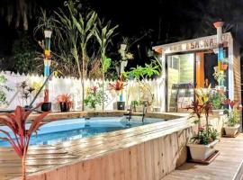 Family house プール付オーシャンビュー Amami "Birdland Nature Resort"，位于奄美的宠物友好酒店