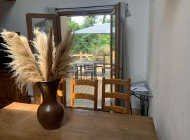 La p'tite maison，位于Mandres的酒店