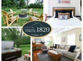 1820 House - VT Charm + Modern Comforts + Hot Tub，位于斯托的酒店