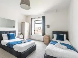 Sophia's Retreat - 2 Floor 4 Bed Apartment - Newport - Coastal Getaway