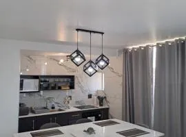 Oceanic Luxury Apartment 76
