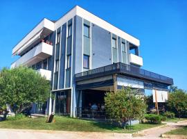 Hotel Karavastaja，位于迪夫亚卡的酒店