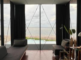 DEEPSPACE cabin on Quiet Beach，位于高兰的酒店