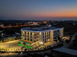 PARADISOS HOTEl，位于Trakhoni埃阿坎机场 - ECN附近的酒店