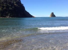 Waiwera Beach Getaway，位于怀韦拉的酒店