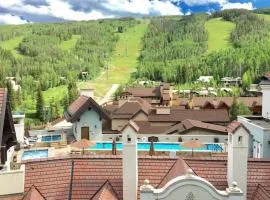 Platinum 2 Bedroom Vacation Rental In The Heart Of Vail That Includes Ski Valet, Ski Deck, Rooftop Pool, Panoramic Views