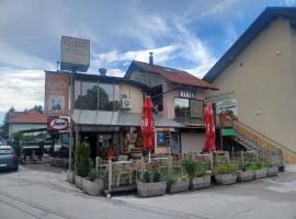 Bled Lesce station rooms and beds，位于勒什的酒店