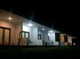 Gondang beach hotel，位于Ketapang的酒店