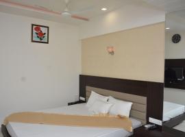 Hotel Darshan，位于Rājula的酒店