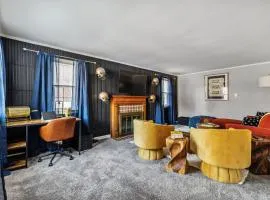 Eclectic 4Bed with BBQ-Firepit-Games-secretGarden & 7 mile to Downtown
