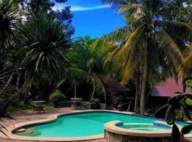 Paradise Palm Resort，位于Tabalong的酒店