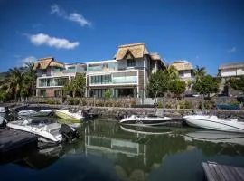 Waterfront Apartment in Marina with sea Access