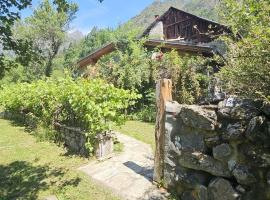 Maison cosy à la montagne，位于La Chalp的酒店