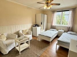 Private room and bathroom in the heart of Drammen，位于德拉门的酒店